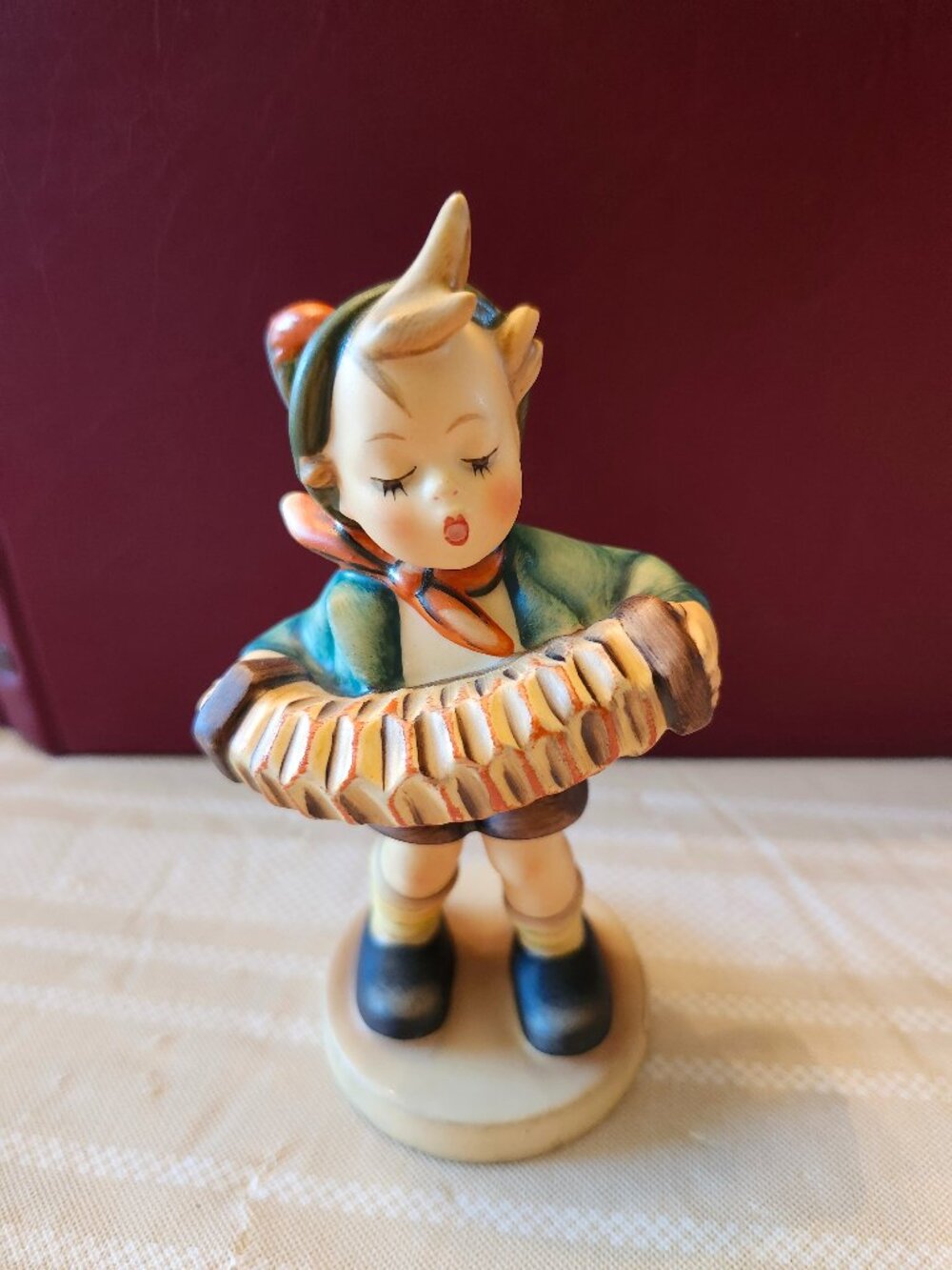 Hummel HUM 185 Accordion Boy TMK 6